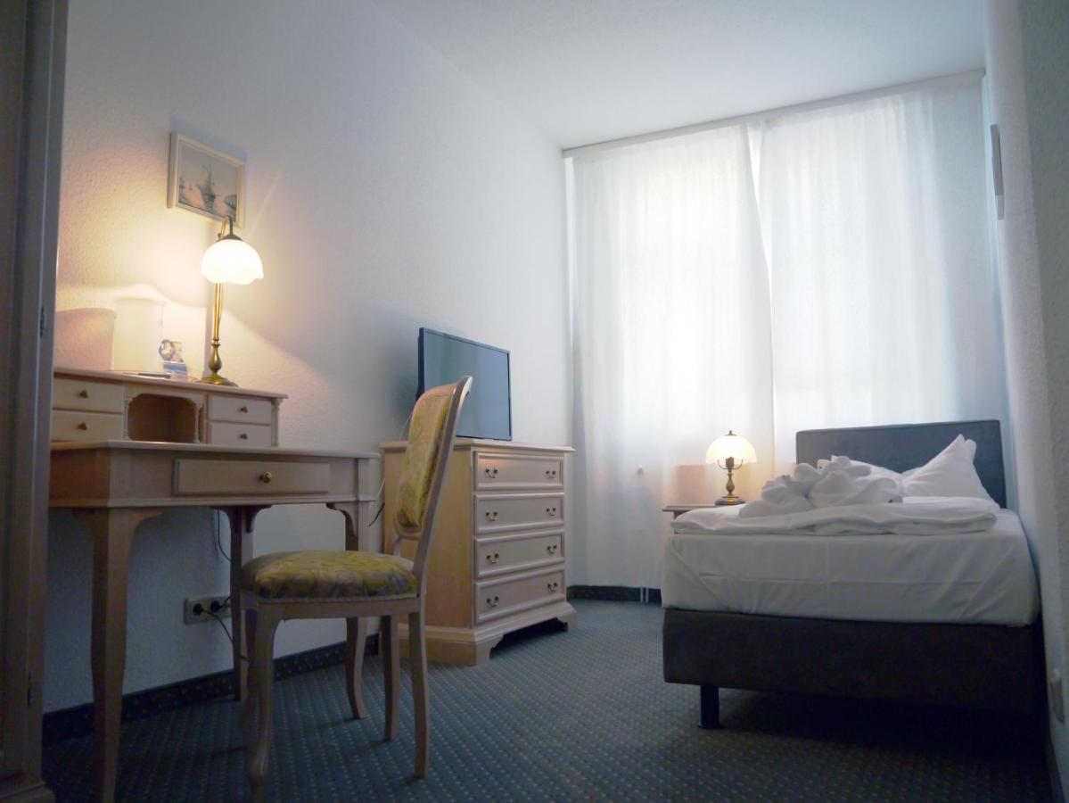 Hotel Esplanade Garni คูล็องสบอร์น ภายนอก รูปภาพ